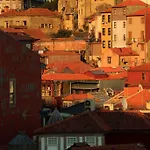 Oporto Surf Camp 에스모리츠