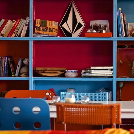 Хостел Oporto Surf Camp *