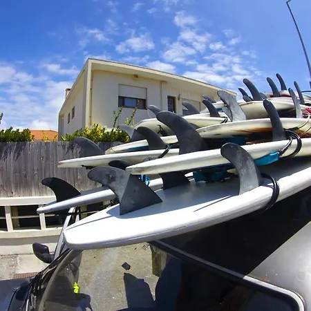 אכסניה Oporto Surf Camp איזמוריס