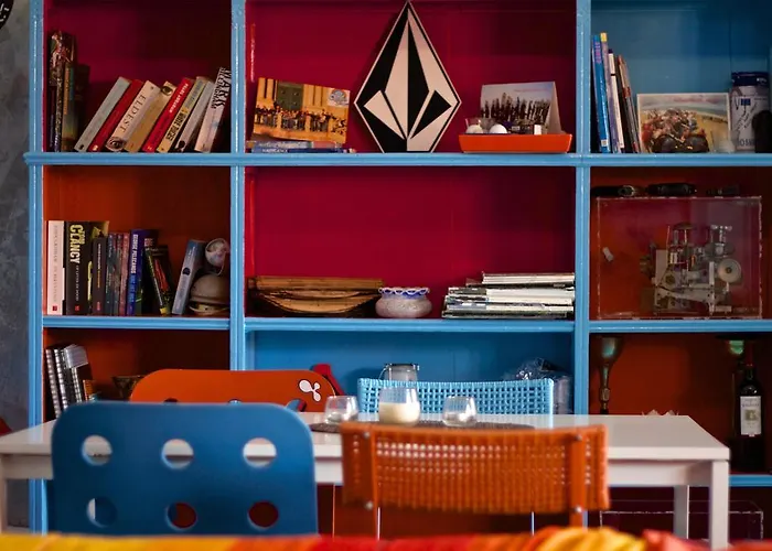 Хостел Oporto Surf Camp *