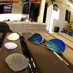 Hostel Oporto Surf Camp *